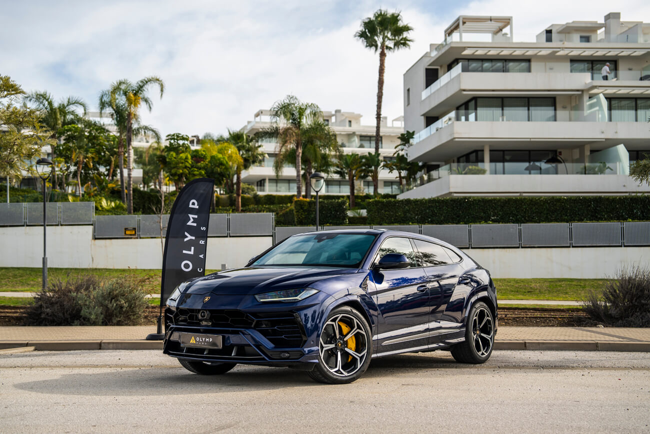 Lamborghini Urus Blue
